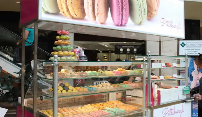 dessert-franchise-le-macaron-introduces-mobile-kiosk
